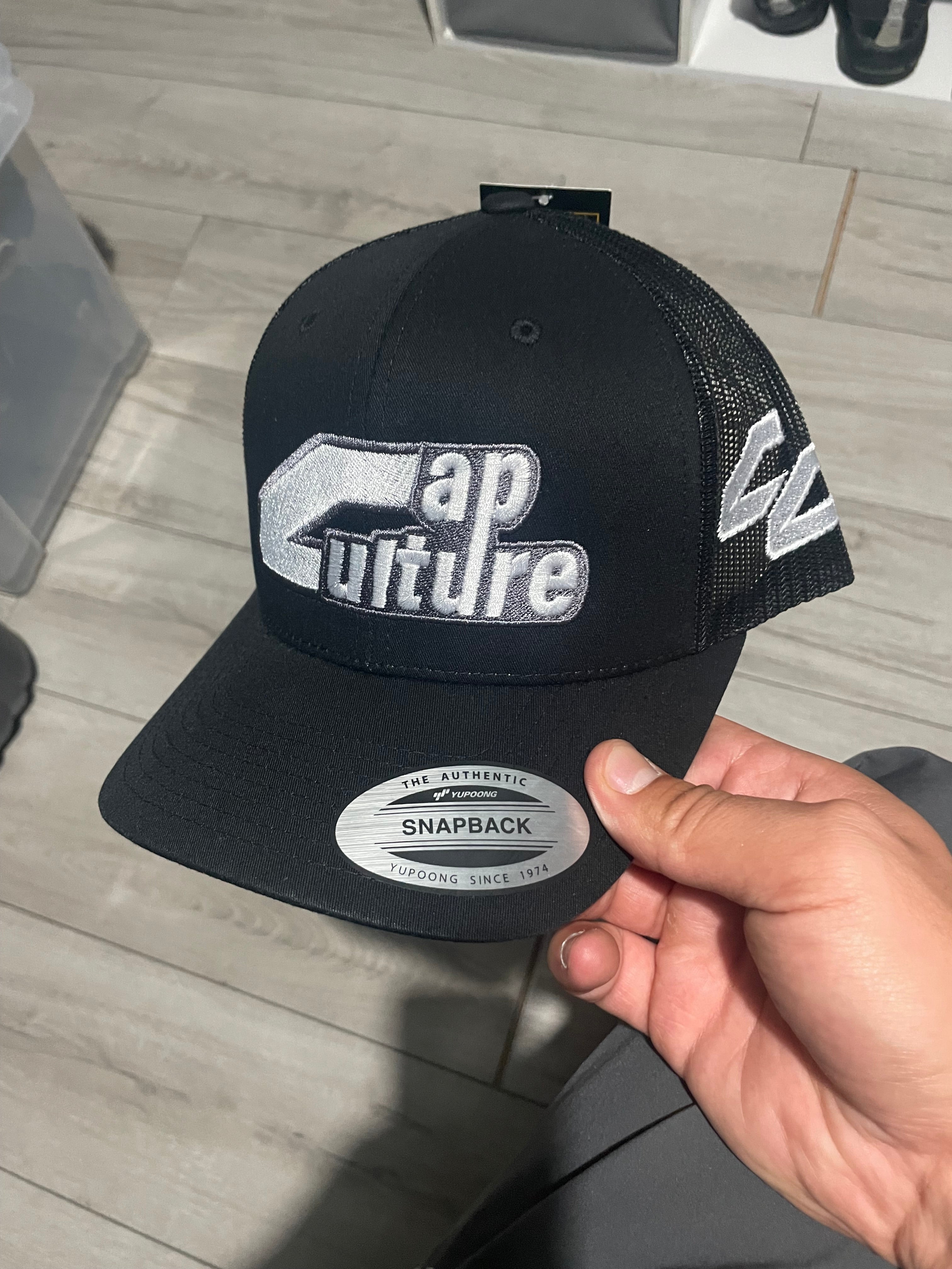 CAPCULTURE LOGO - GREY/ BLACK