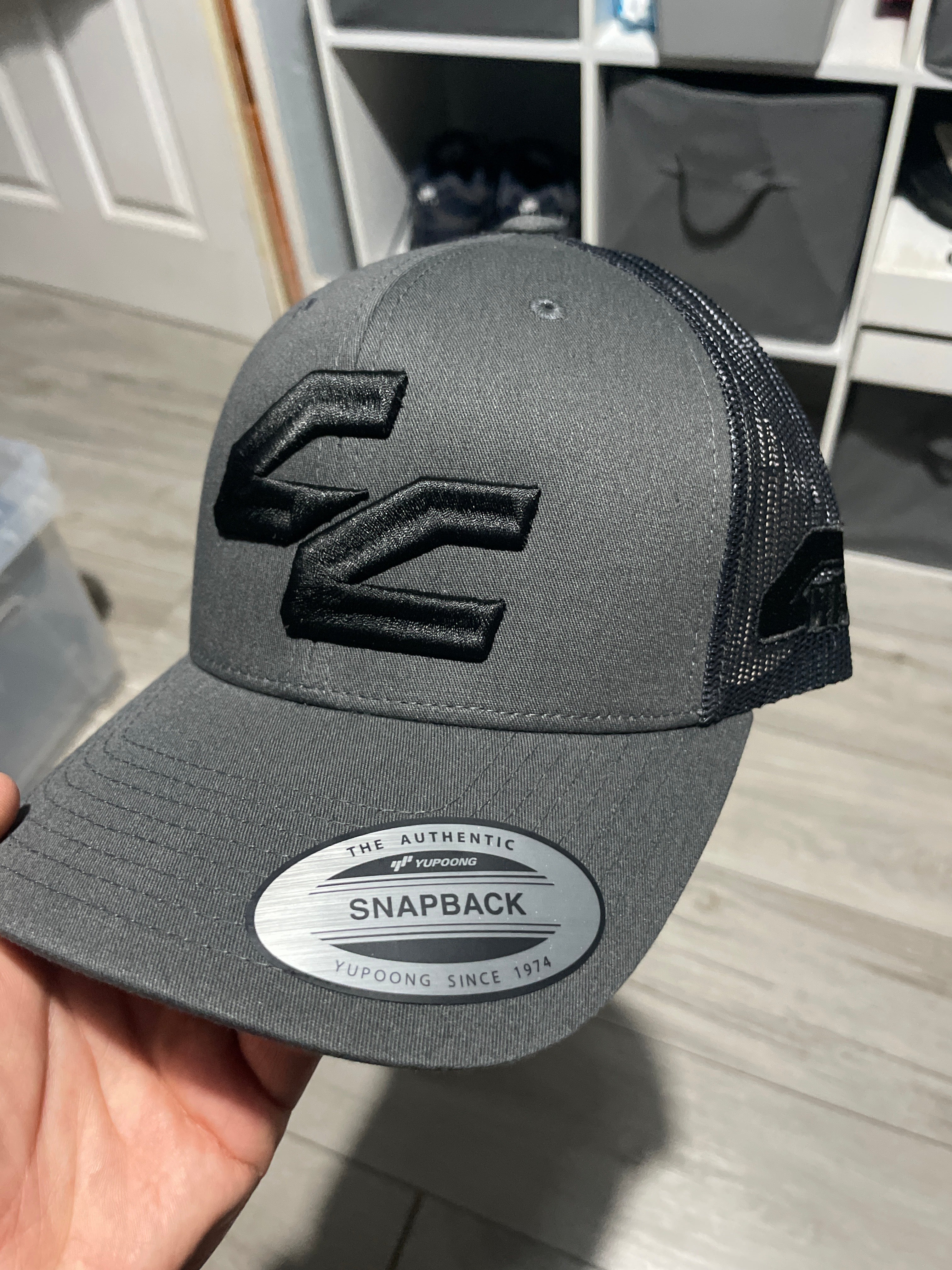 CC 3D logo - BLACK/GREY