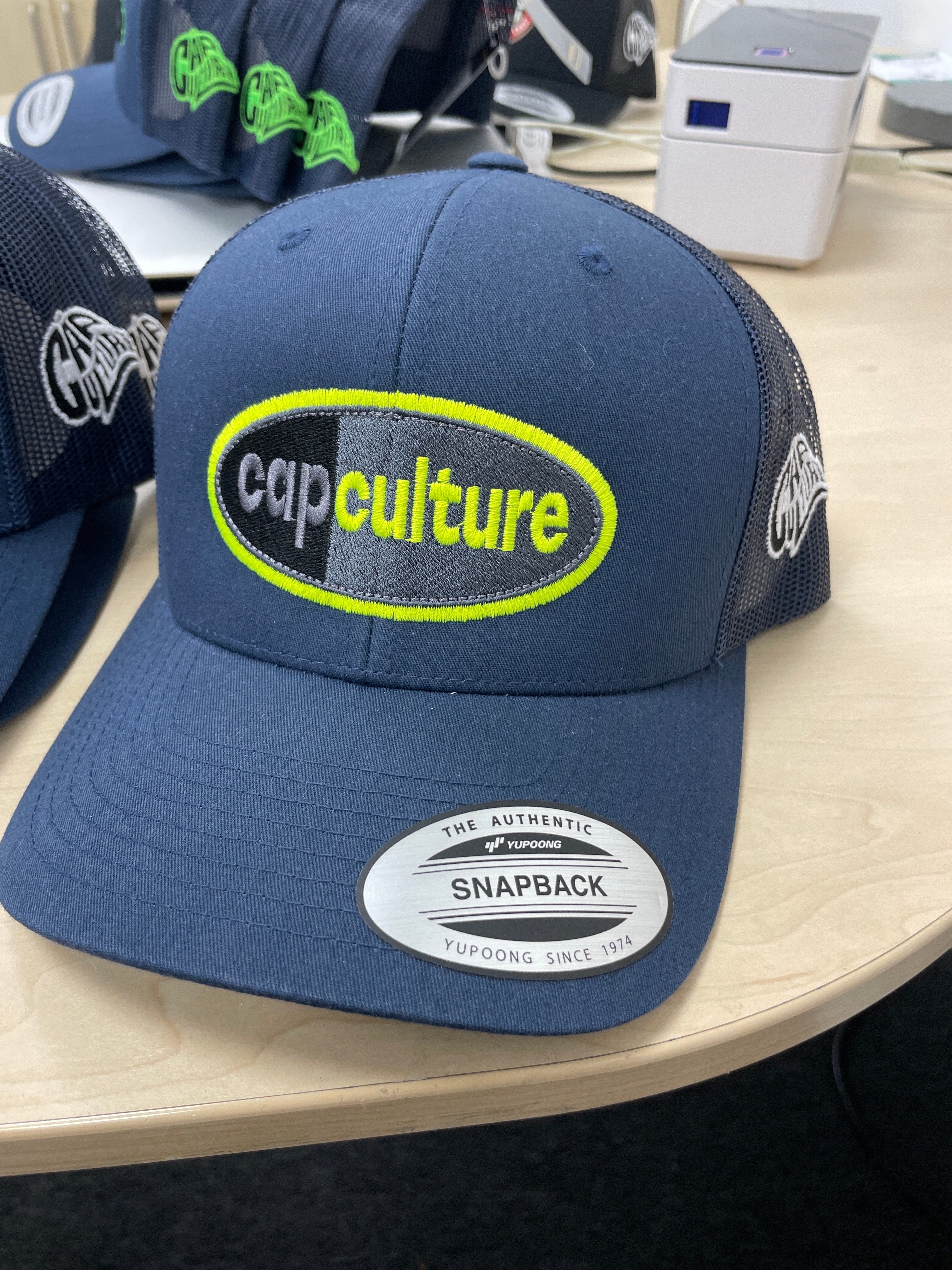 CC AIRMAX LOGO - NEON/NAVY