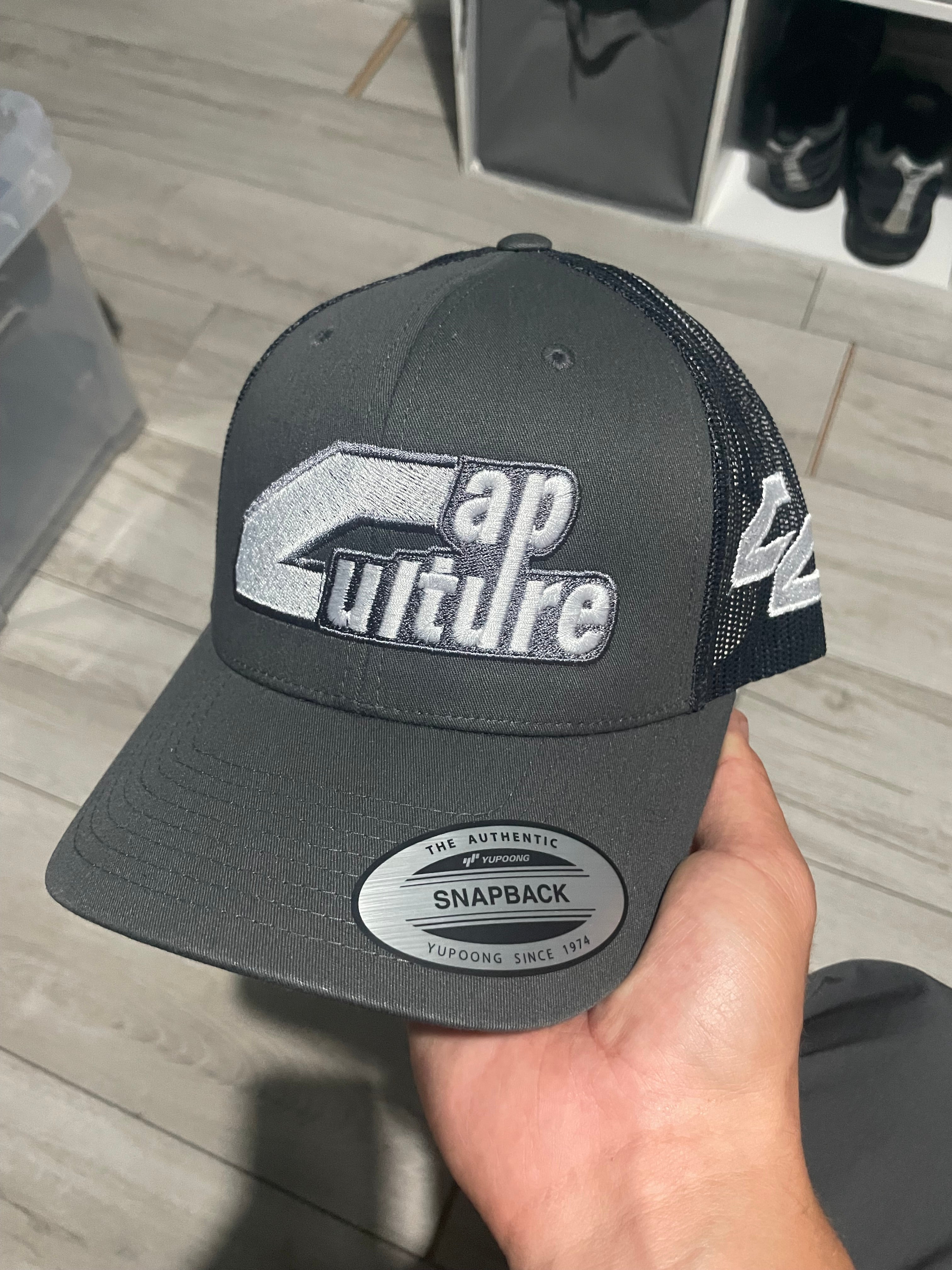 CAPCULTURE LOGO - GREY/GREY